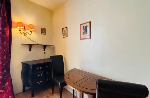 Latin Apartment | Dream Dwell Paris-Studio 150m to Notre Dame