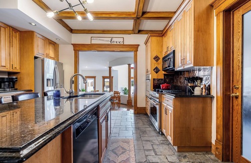 Leamington Hotel | Dream Estate Inn