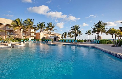 Crystal Harbour Apartment | Dream Getaway! Outdoor Pool and FREE Parking, Short Drive to Dolphin Discovery!