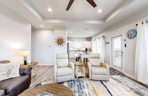 Gilchrist House | Dream | Gulf Views | Furnished Deck | Sleeps 7