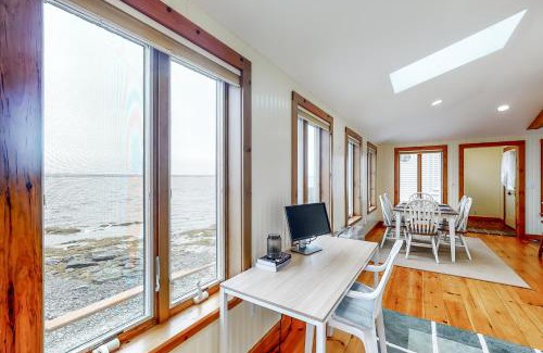 Surry House | Dream Harbor House and Cottage