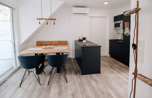 Pleinfeld Apartment | Dream home with balcony