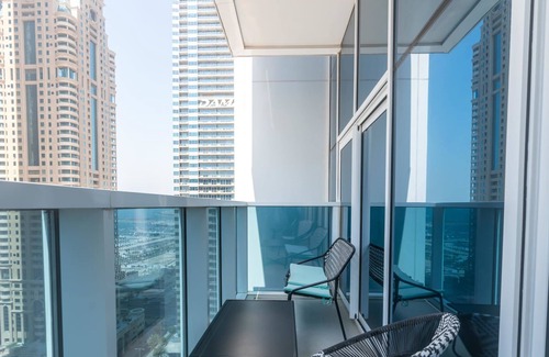 Emirates Hills 2 Apartment | Dream Inn - Splendid Two Bedroom Apartment in Dubai Marina