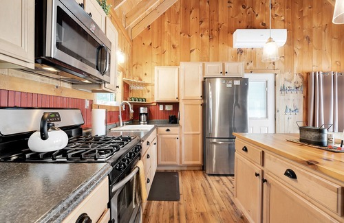 Bridgton House | Dream Lakefront Modern Cabin