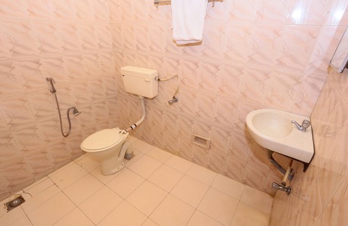 Elappara Hotel | Dream Land Hill Residency