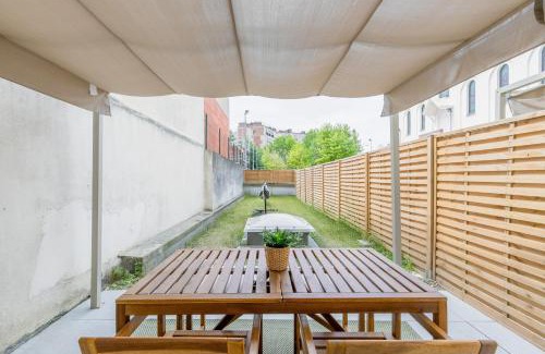 Pere Lachaise Apartment | Dream on a Hammock private in Garden in Paris