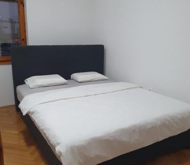 Bosnia Apartment | Dream On