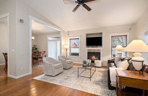 Spokane Valley House | Dream Rental /Stocked Kitchen/ Gas Fireplace /BBQ