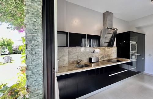 Maono House | Dream Serenity, Villa Stylish Host