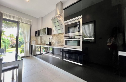 Maono House | Dream Serenity, Villa Stylish Host
