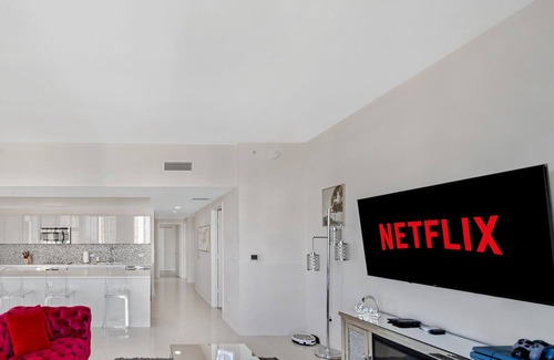 Hallandale Beach Apartment | ★DREAM-SKY MANSION. 3DBR/3BA LUXURY PENTHOUSE. OCEAN VIEW. 5 MIN TO OCEAN.