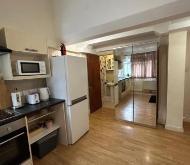 Coldharbour Apartment | Dream studio