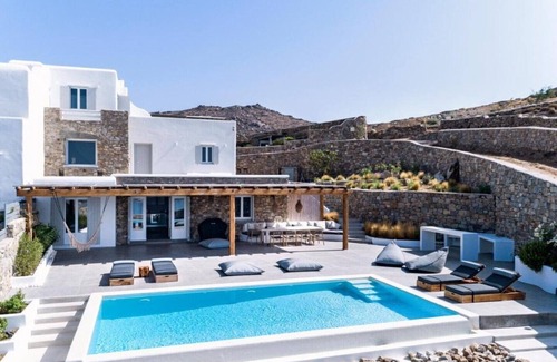 Kalafatis Villa | Dream View Villa, 2 min walk to the sandy beach! 11 bedroom accommodation
