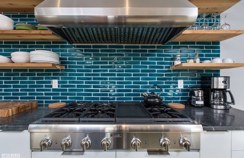 Alyeska House | Dream Views & Chef's Kitchen-Modern, Mountain Home w/Hot Tub