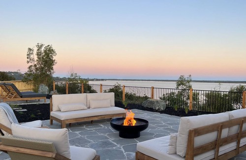 Metung House | Dream Views, Large Waterfront Oasis in Kings Cove Estate Metung