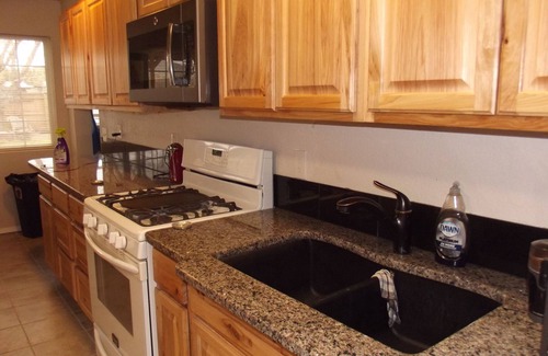 Truth or Consequences House | Dreamcatcher 2-story Colonial Home. Pet Friendly!n1 mile from downtown hot tubs