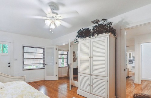 Riverside Park House | Dreaming Of The Tropics! Hemingway House With Additional Guest House 2 Bedroom Home by Redawning