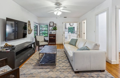 Riverside Park House | Dreaming Of The Tropics! Hemingway House With Additional Guest House 2 Bedroom Home by Redawning