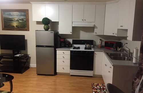 Burbank House | Dreams & Streams . Second dwelling with a private romantic patio and backyard.