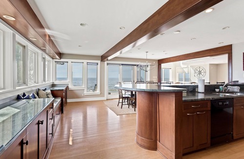 Spring Lake House | Dreamview | 4 Bed, 3.5 Bath