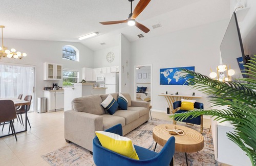 Haines City House | Dreamy 3BR, Pool,Golf, Disney, Universal, Legoland