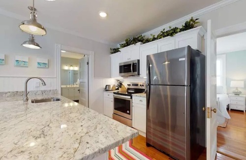 Narragansett Pier House | Dreamy Beach House Close to Everything