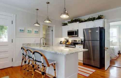 Narragansett Pier House | Dreamy Beach House Close to Everything