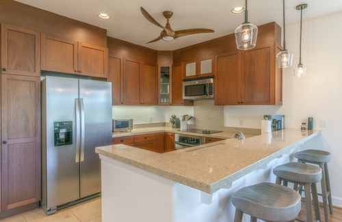 Waikoloa Condo | Dreamy condo near the ocean with pool, hot tub, lanai, fast WiFi & beach toys