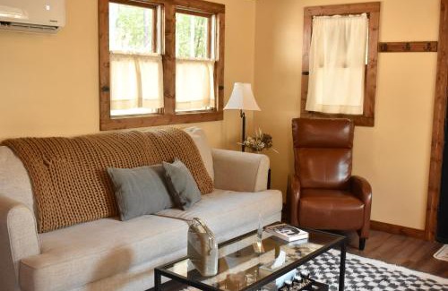 Luray House | Dreamy Couples Cabin in the Shenandoah Forrest