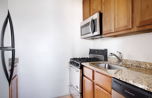 Gold Coast Apartment | Dreamy Gold Coast 1BR w/Doorman & Gym, 2 blocks to L, by Blueground