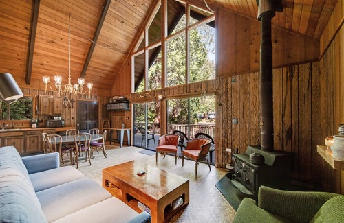 Burley Cabin | Dreamy Island Cabin W/Lofted Layout, Wood Stove, Shared Pool & More - 1 Dog OK