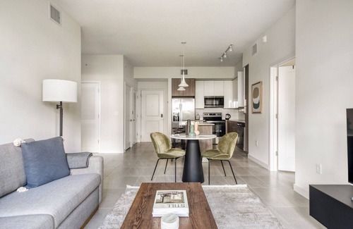 Miramar Apartment | Dreamy Miramar 2BR w/Gym, Pool & W/D, nr WF, by Blueground
