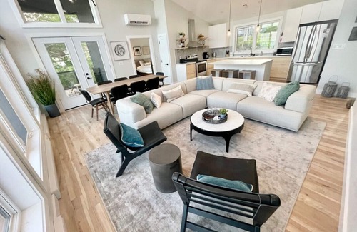 Port Mouton House | Dreamy Oceanfront Escape Hot tub & Sauna
