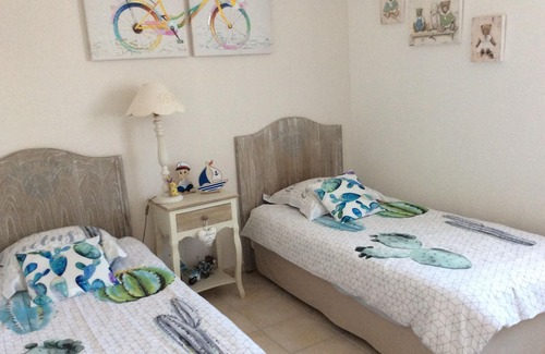 Plage de la Garonnette Villa | *** Dreamy Stay *** Luxury Villa by the sea, heated pool, perfect location