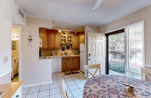 Saint Simons Island House | Dreamy Townhouse w/Shared Pool, Private Patio, & Free WiFi - Dog Welcome