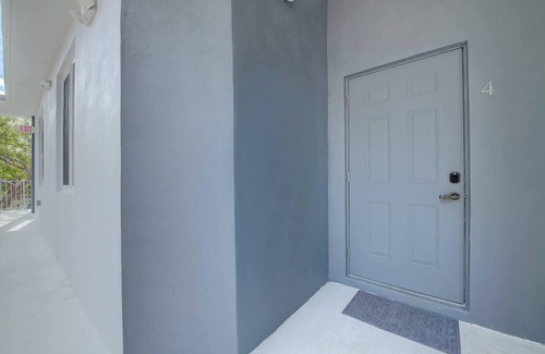 Allapattah Apartment | Dreamy Urban Retreat - 1BR/2BA Wynwood near beach!