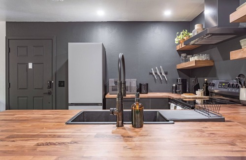 Roosevelt Condo | Dreamy Villa near CRMC & Downtown