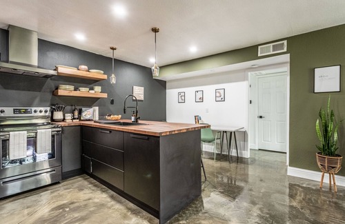 Roosevelt Condo | Dreamy Villa near CRMC & Downtown