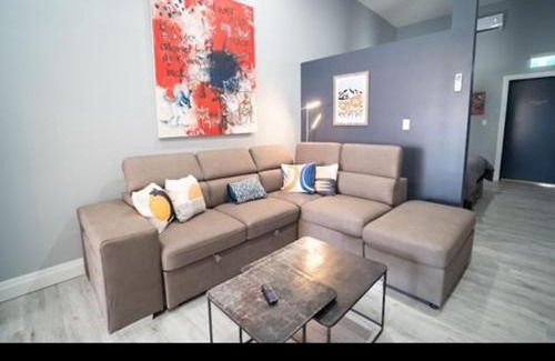 Dresden House | Dresden Marigold Suites , Suite 2