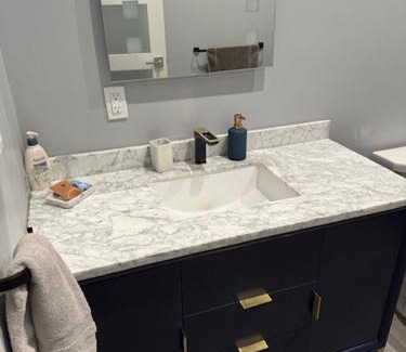 Dresden House | Dresden Marigold Suites , Suite 2