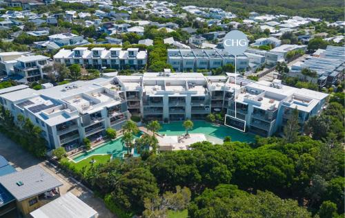 Casuarina Apartment | Drift 3 South with Swim-Up Balcony