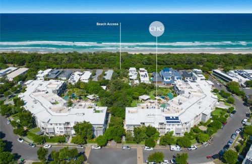 Casuarina Apartment | Drift 3 South with Swim-Up Balcony