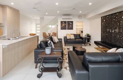 Labrador House | Drift and Dwell Minutes to Labrador Beach and Dining
