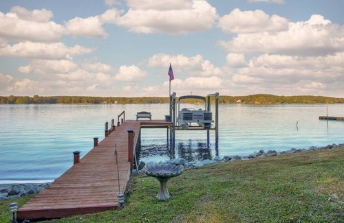 Ridgeway House | Drift Away @ Lake Wateree! Beach, Boat Ramp, Close to Town