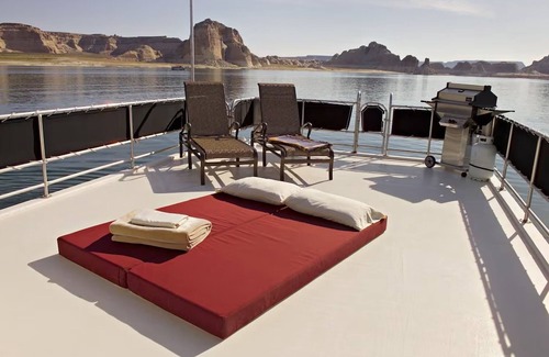 Wahweap Boat Rental | Drift, Dream, Discover: Your Houseboat Adventure Awaits!