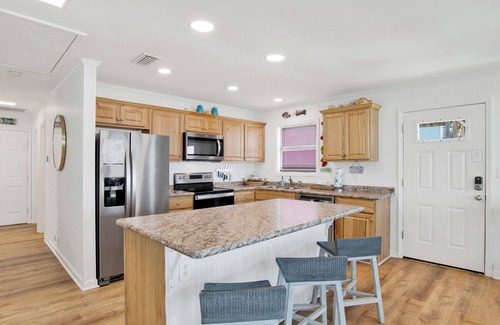 Gulf Shores House | Drift Inn 2 - LOW WINTER RATES! Pet-friendly beachfront charmer in the heart of