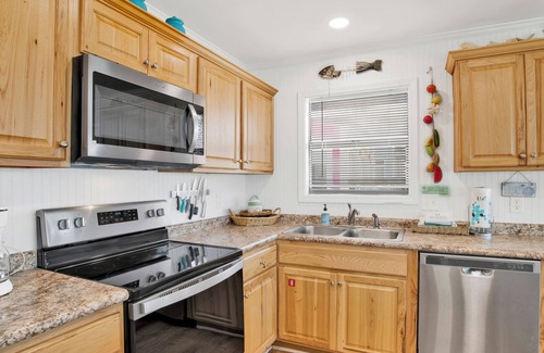 Gulf Shores House | Drift Inn 2 - LOW WINTER RATES! Pet-friendly beachfront charmer in the heart of