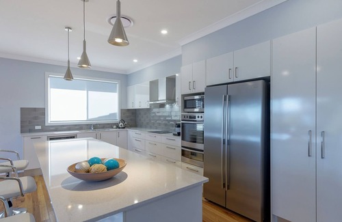 Smiths Lake House | Driftaway~Wi-Fi~Kayaks~Pool Table~Games~Toys~Reverse Cycle Air-Con~Media Room