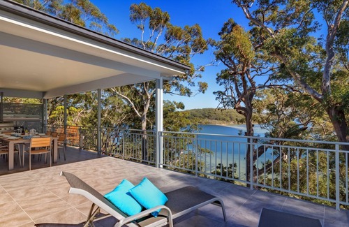 Smiths Lake House | Driftaway~Wi-Fi~Kayaks~Pool Table~Games~Toys~Reverse Cycle Air-Con~Media Room