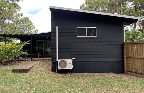 Brisbane Waterfront House | Driftwood Beach Holiday House -Coochiemudlo Island